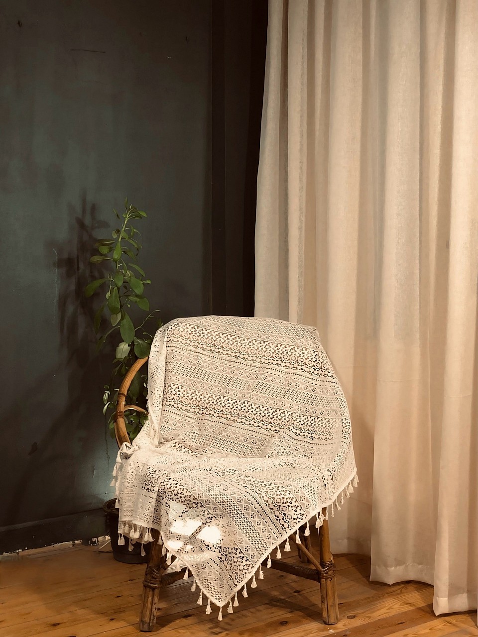 Curtain location